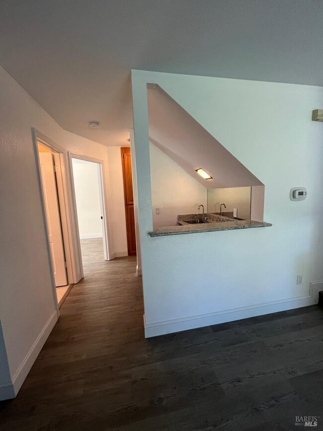 Building Photo - 7216 Roxanne Ln