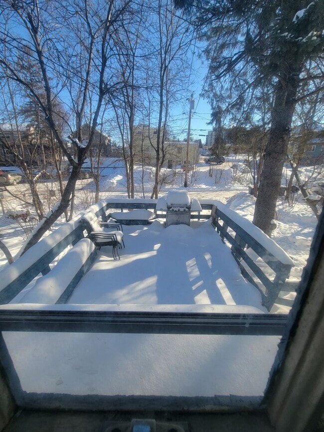 Building Photo - AVAILABLE JUNE 1st 2026 - 3 Bed 2 Bath Spacious Home near Campus