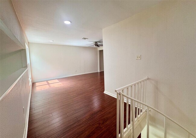 Building Photo - 20313B Sunny Shores Dr