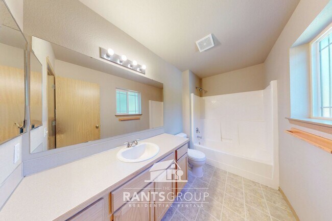 Building Photo - 7043-7045 Lazy Ct SW
