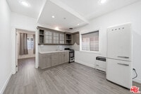 Building Photo - 5760 Melrose Ave