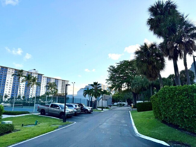 Building Photo - 336 Poinciana Island Dr