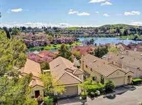Building Photo - 230 Lakeridge Way