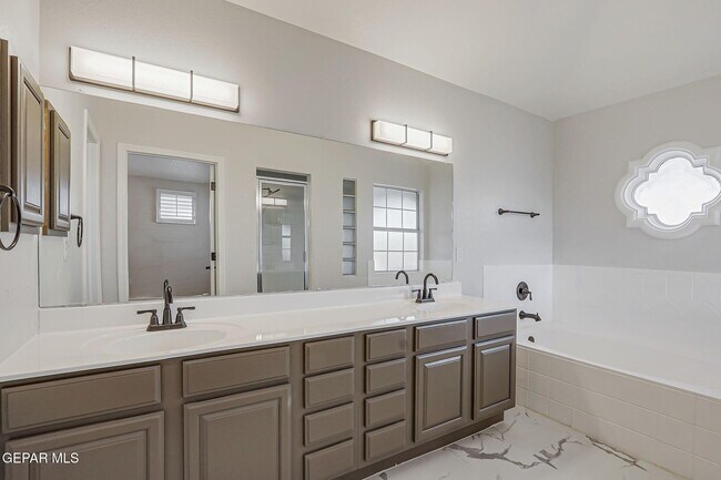 Building Photo - 485 Jeweled Mesa Ct