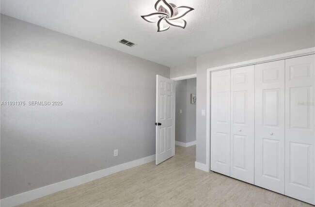 Building Photo - 7332 Mako Dr