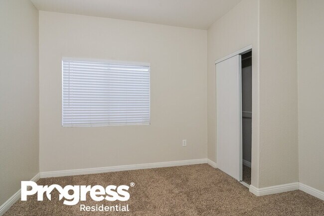 Building Photo - 80 Montagna Mirage St