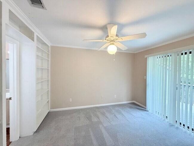 Building Photo - 6069 Hilburn Rd