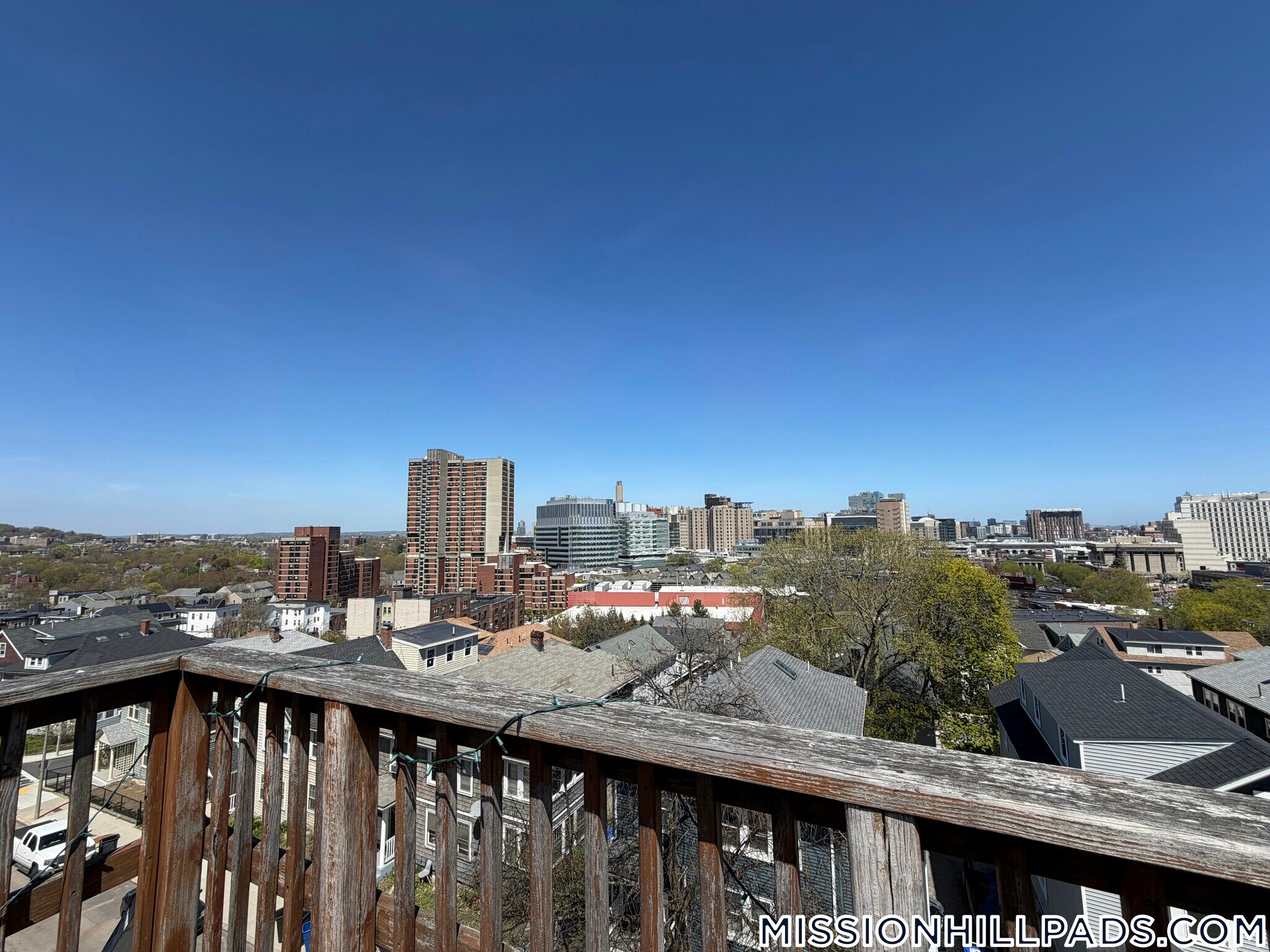 Building Photo - 166 Hillside St