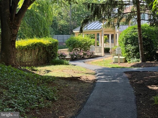 Building Photo - 5832 Apsley House Ct