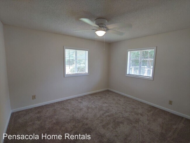 Building Photo - 3 br, 1 bath House - N. 62nd. Ave 726