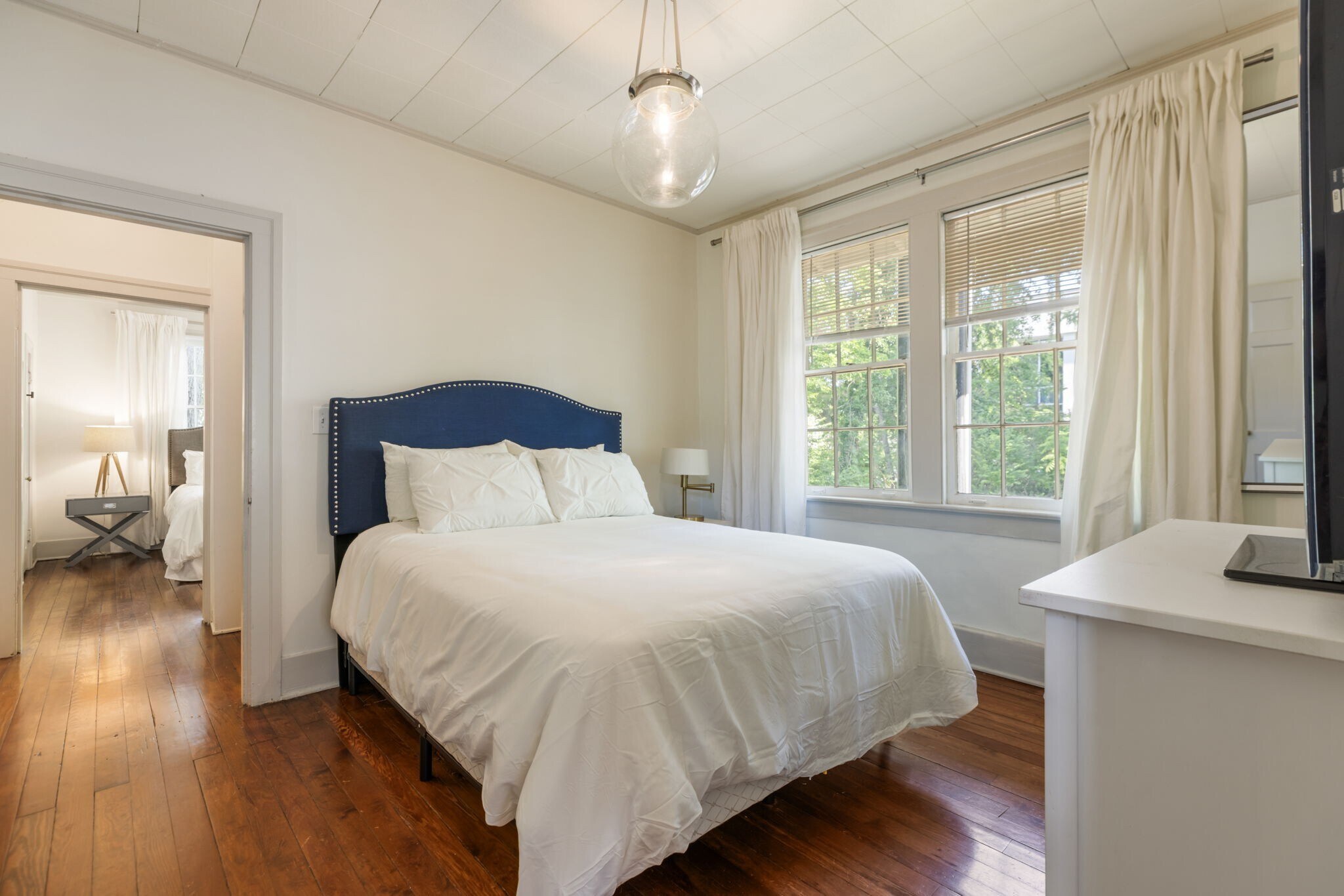Building Photo - 2018 Sweetbriar Ave