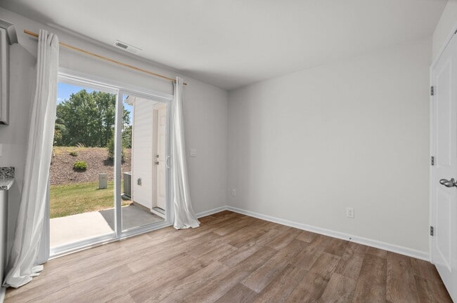 Building Photo - 4109 Laurel Rdg Dr