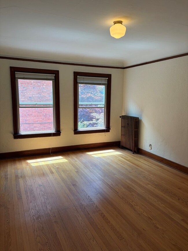 Interior Photo - Republican