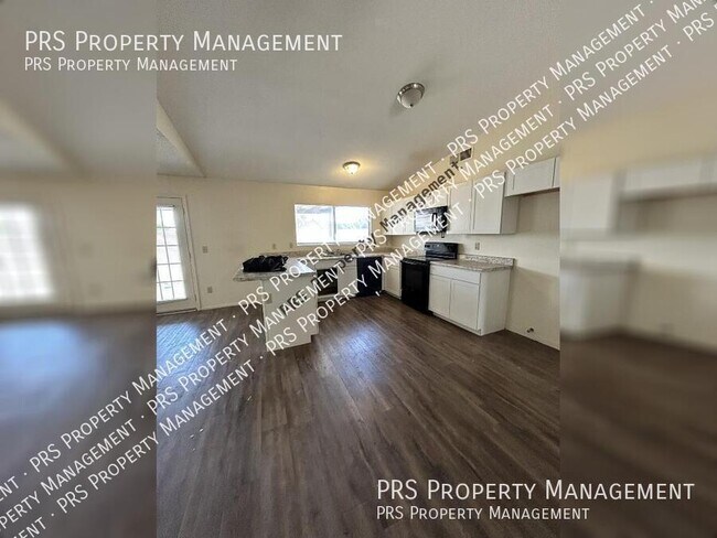 Building Photo - 3226 N Sycamore Pl