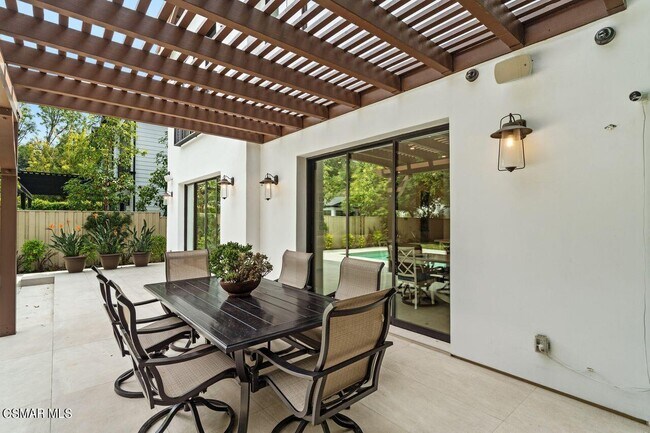 Building Photo - 12727 Landale St