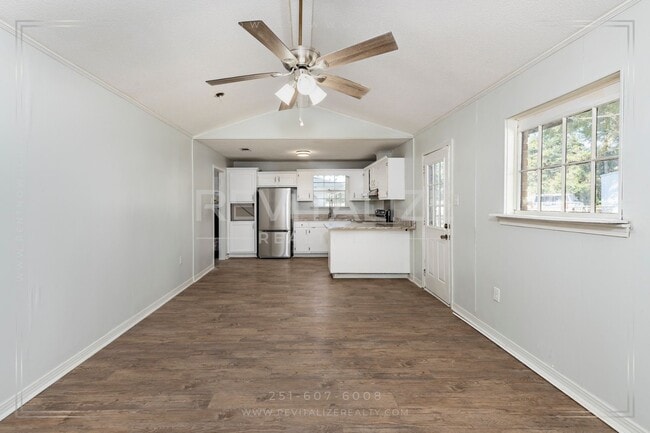 Building Photo - Updated 4 Bed 2 Bath Brick Home in West Mobile