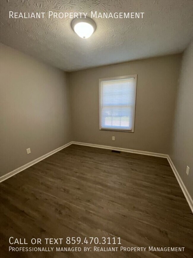 Building Photo - 617 Tocher Dr