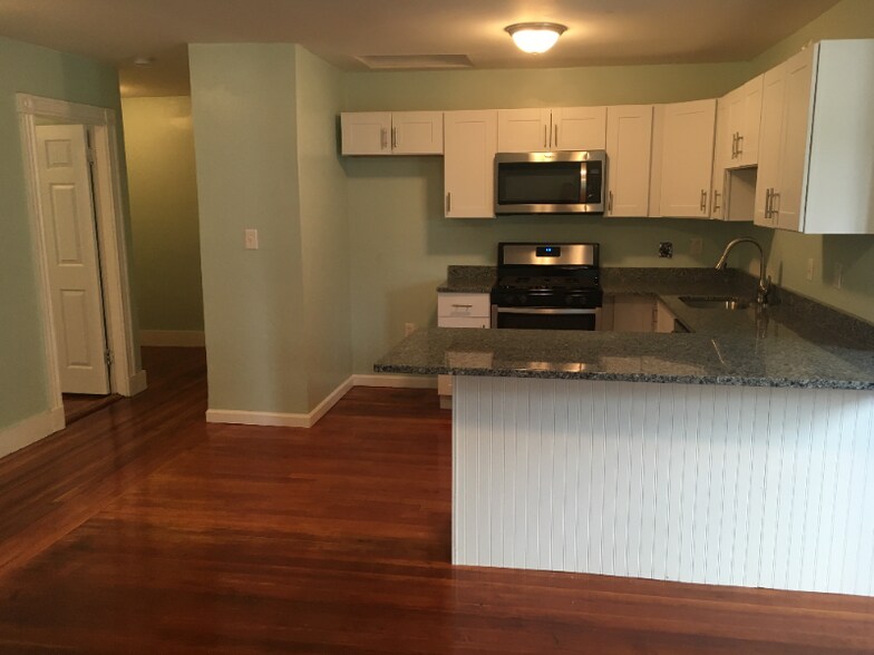 Building Photo - 349 Seaver St