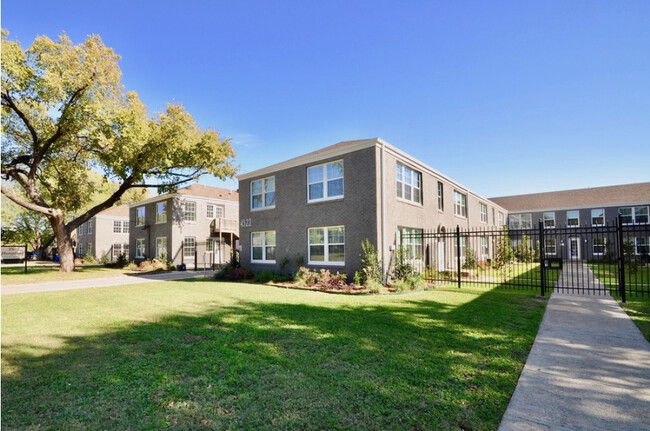 Building Photo - Swiss Hamptons Apartments