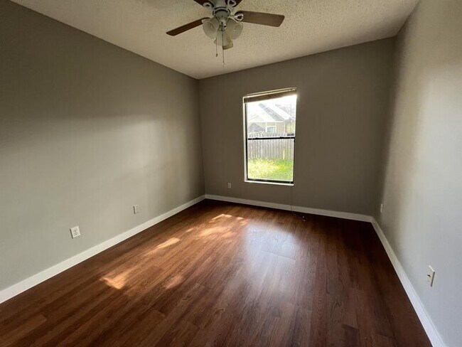 Building Photo - 2153 River Park Blvd