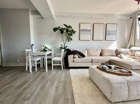 Building Photo - 17 Bay State Rd