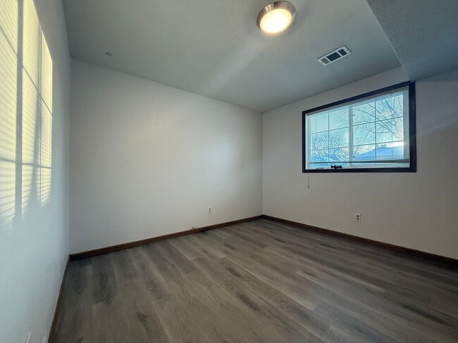 Building Photo - 305 23rd St SE