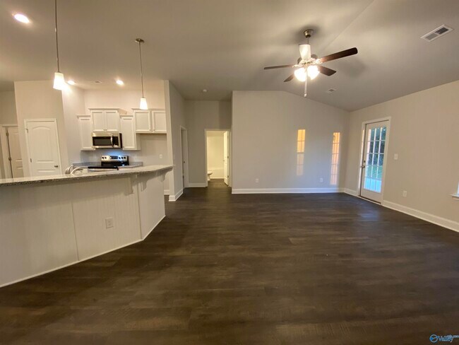 Building Photo - 158 Abercorn Dr