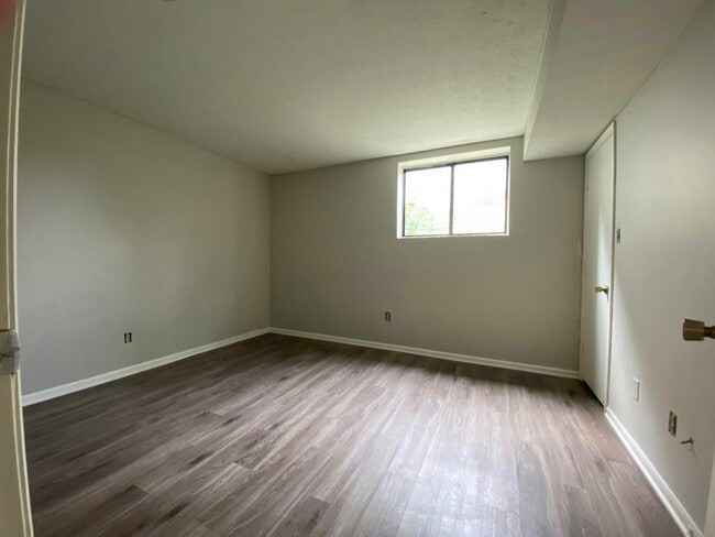 Building Photo - 103 Elkins Ln
