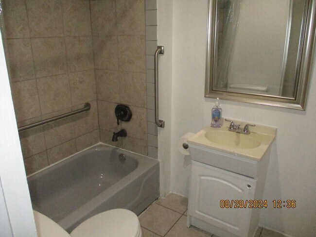 Building Photo - MARQ1