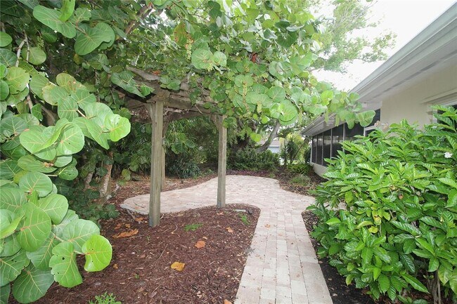 Building Photo - 6512 Bowline Dr