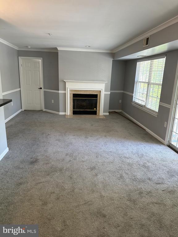 Building Photo - 9708 Lake Point Ct