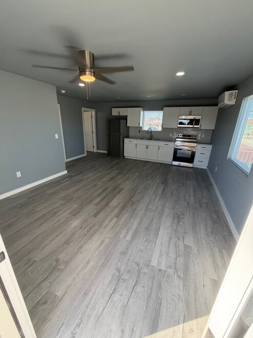 Building Photo - 2311 E 2nd St S