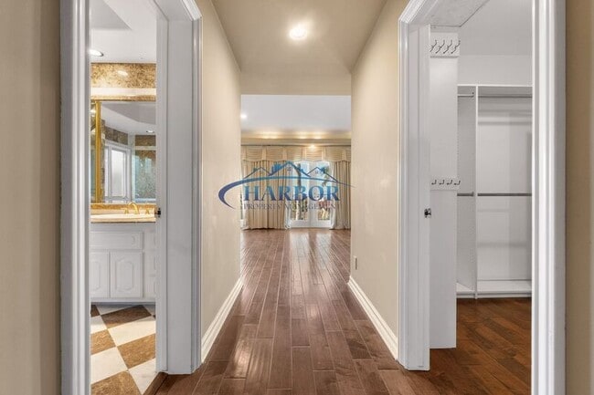 Building Photo - 1504 Vía Margarita