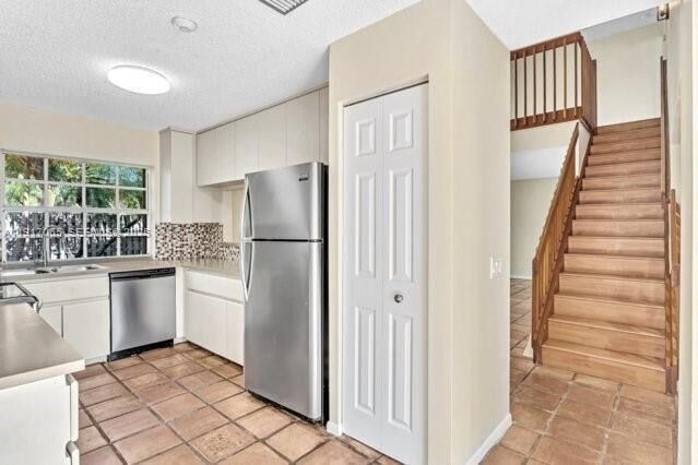 Building Photo - 1353 Springside Dr