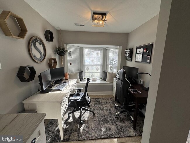 Building Photo - 424 Trumbull Ct