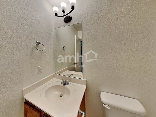 Building Photo - 7569 Vanessa Dr