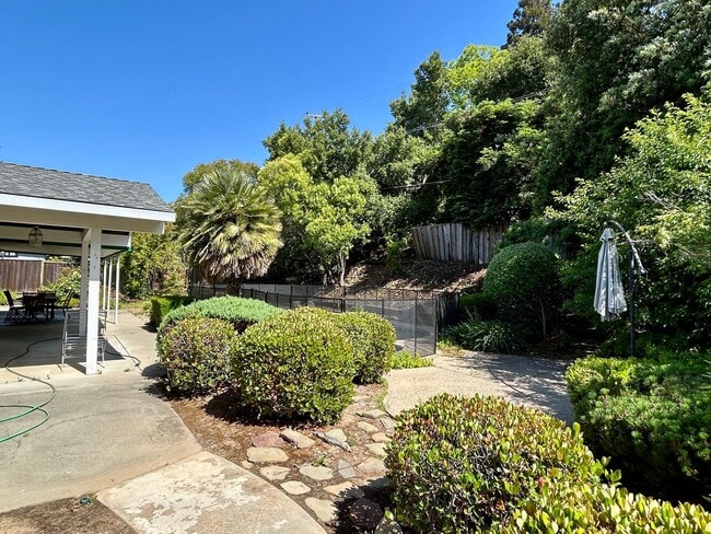 Building Photo - Modern Oasis with Pool and prime Almaden L...