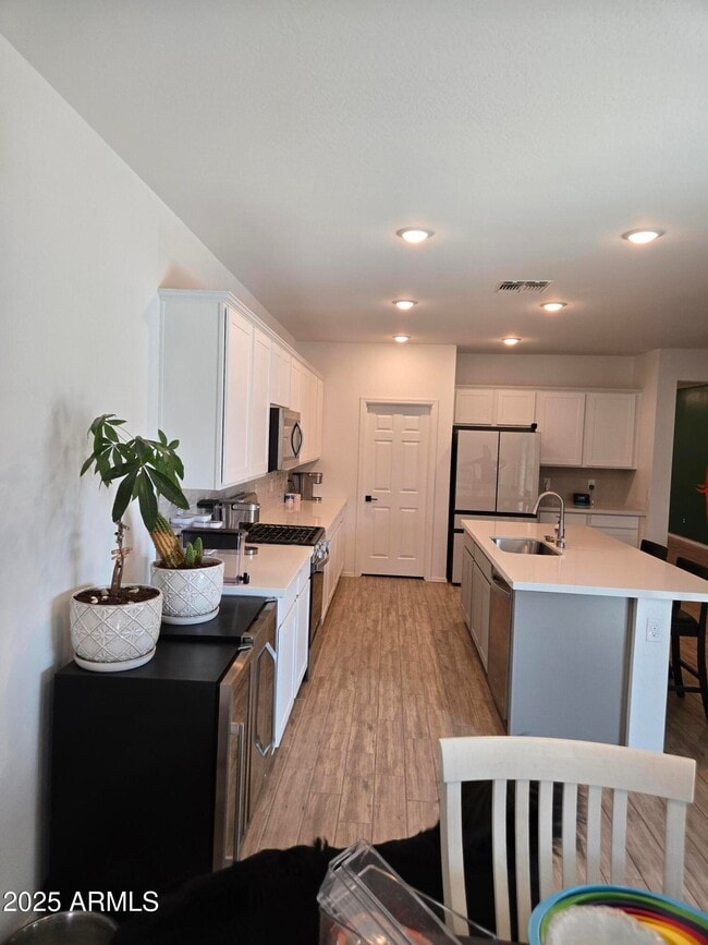 Building Photo - 11854 N Uphoff Dr