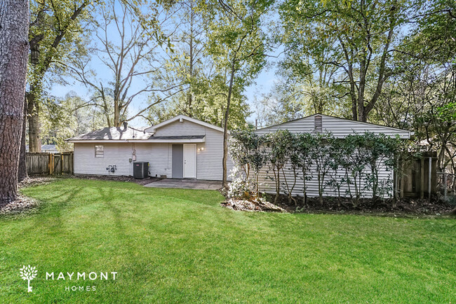 Building Photo - Stunning Home with Large Yard!!