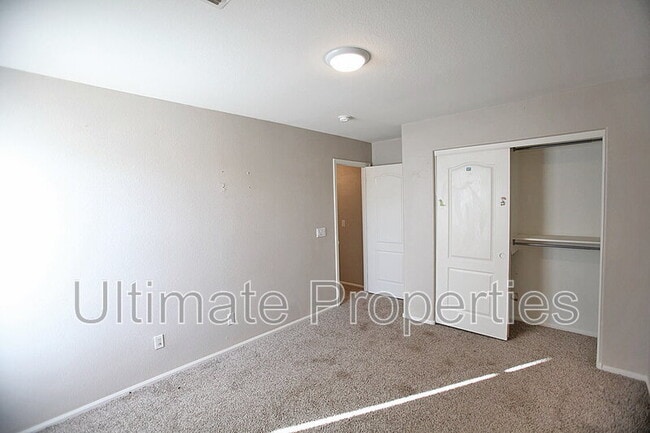 Building Photo - 15821 N 165th Ln