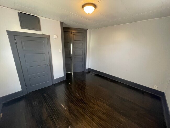 Building Photo - 6 Pennsylvania-