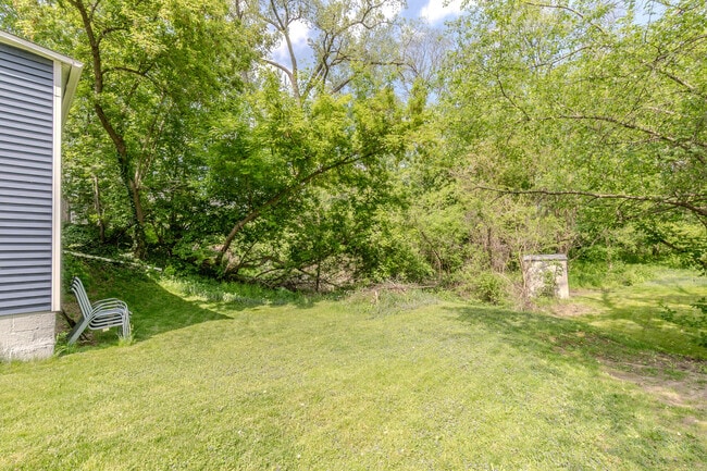 Building Photo - 11291 E Shore Dr