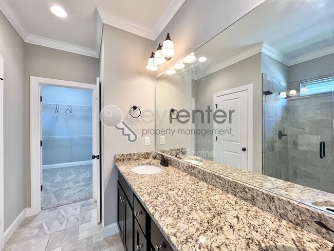 Building Photo - 2758 Waterhaven Dr