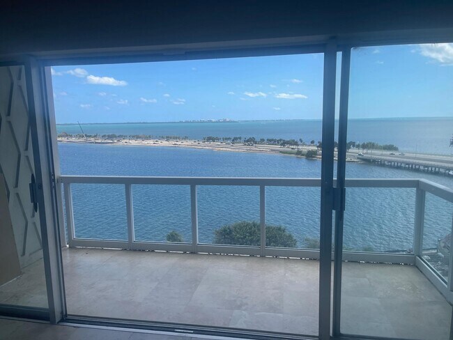 Building Photo - 2451 Brickell Ave