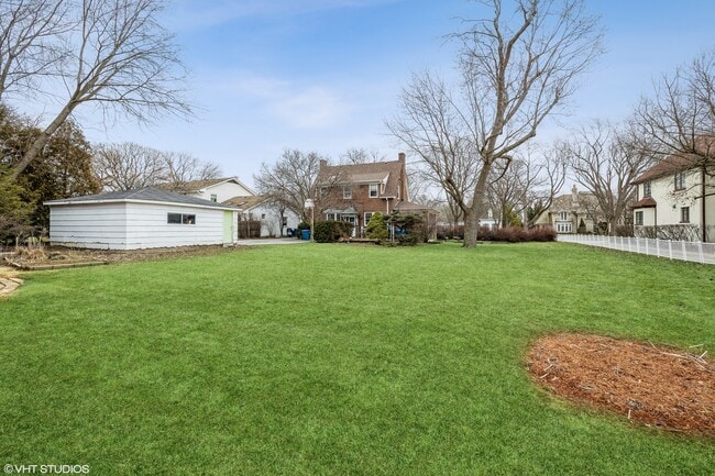 Building Photo - 322 N Monroe St