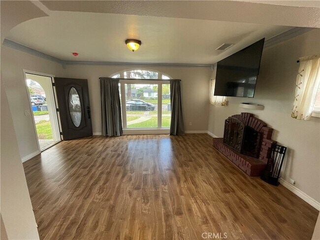 Building Photo - 1407 S Ross St