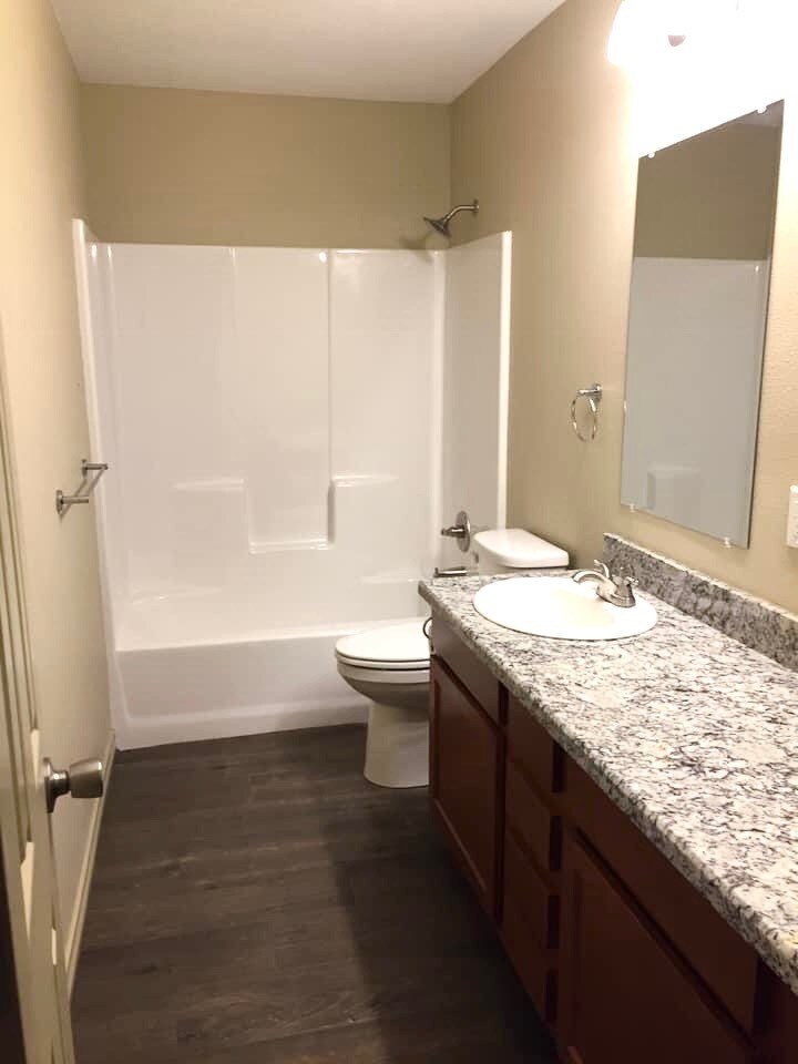 Building Photo - 8341 Oakdale Dr