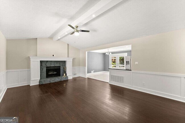 Building Photo - 4035 Thames Dr