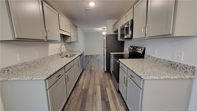 Building Photo - 1101 Woodridge Dr