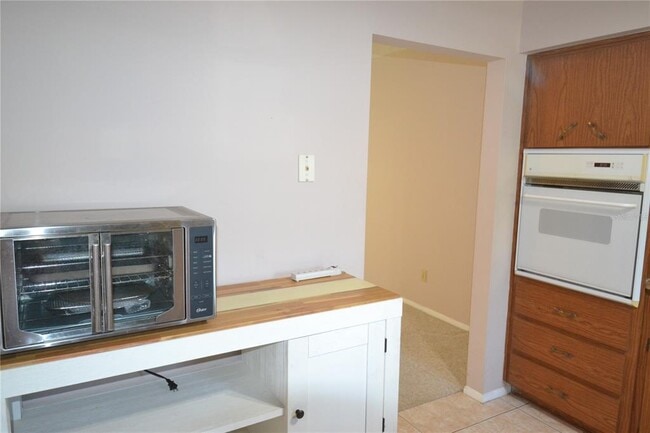 Building Photo - 2471 Sumatran Way